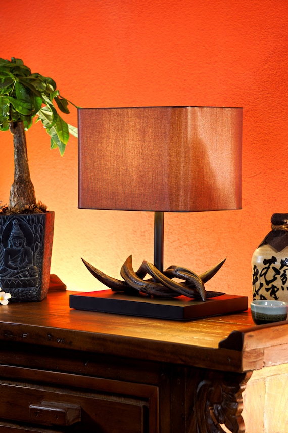 Tischlampe Kudu Holz 40cm Breite Lianen Holz Lampe mit Lampenschirm natur  Beleuchtung für Wohnzimmer, Schlafzimmer oder Office - .de