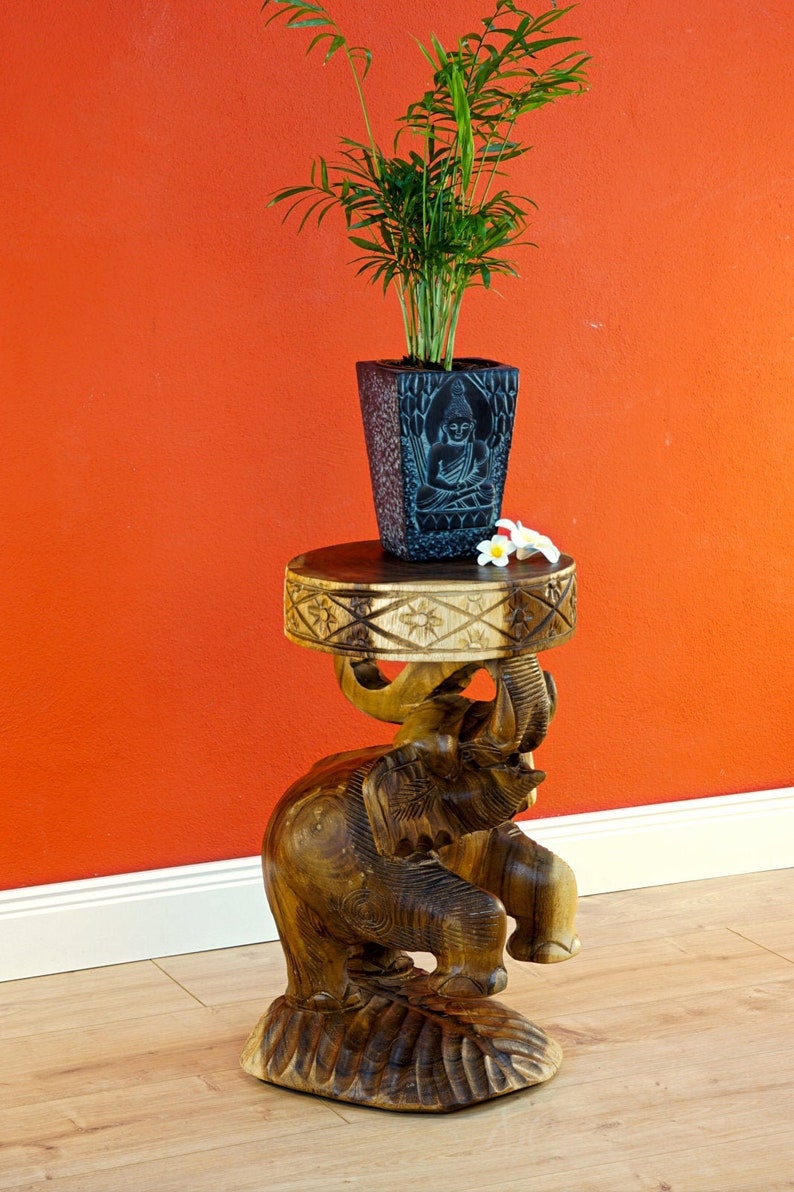 Table d'appoint en bois d'éléphant solidement sculpté 50 cm Table de salon en bois massif éléphant en acacia Table de chevet cirée en suar de Thaïlande image 2