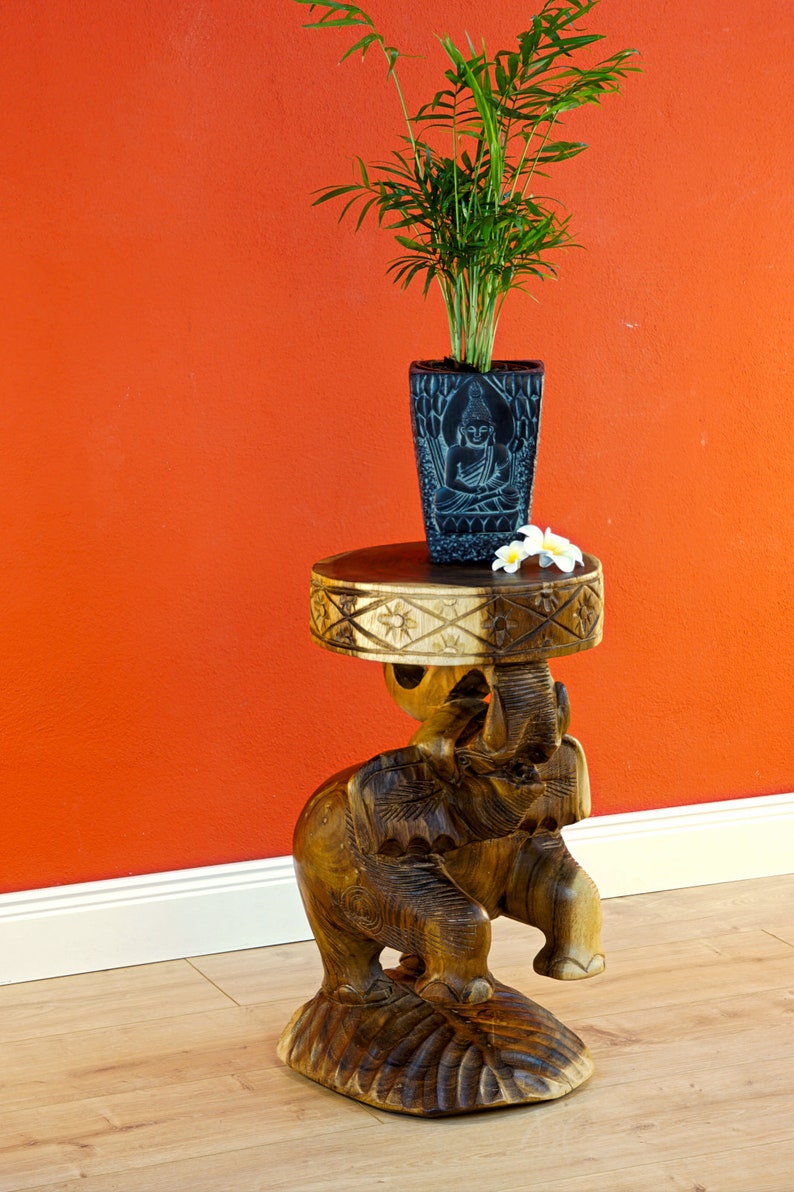 Table d'appoint en bois d'éléphant solidement sculpté 50 cm Table de salon en bois massif éléphant en acacia Table de chevet cirée en suar de Thaïlande image 4