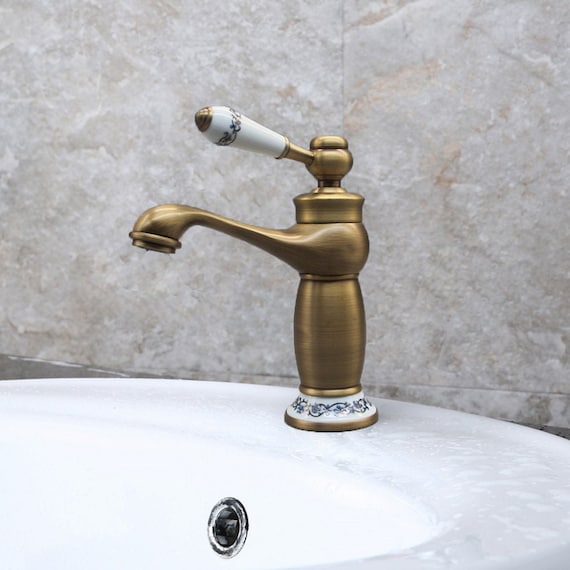 Grifos con efecto de cascada: un toque de bienestar en tu baño