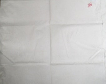 Linen, linen sheet, bright, on the edge with red Monog