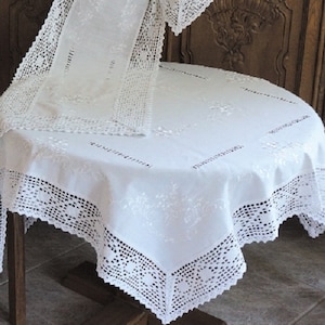 Tischdecke, Mitteldecke...mit Stickerei und Häkels