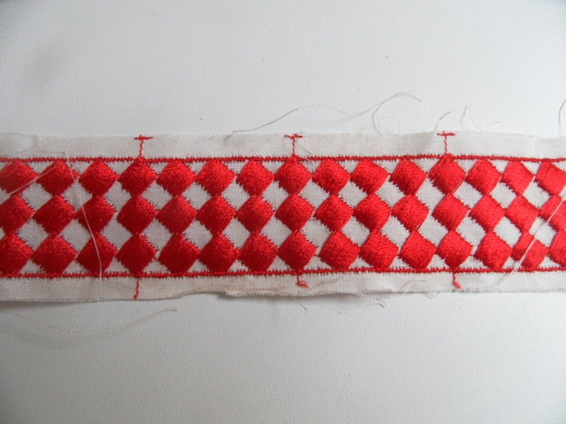 Braid. Lace, red-white.. 13.5 meters... Age not image 2