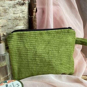 Kosmetiktasche Cord grasgrün / Kulturbeutel / Make- up Täschchen / Tasche to go