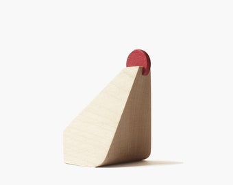 Chicken made of wood maple, table decoration