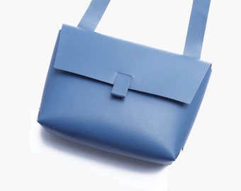 Minimalistische Schultertasche Leder blau