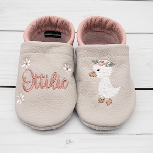 Krabbelschuhe mit Gans und Blumen - Lederpuschen mit Name personalisiert