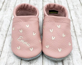 Crawling shoes, leather slippers in old pink with hearts embroidered with name made of real leather