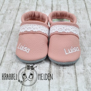 Crawling shoes leather slippers in old pink and white lace with name made of real leather