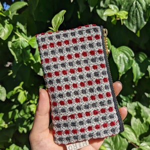 Estuche de monedas de tela roja y gris / billetera pequeña