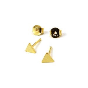 Stud earrings - SMALL TRIANGLE, 4 mm, 925 silver/gold-plated, brushed, filigree earrings, delicate earrings, gift for her, graphic