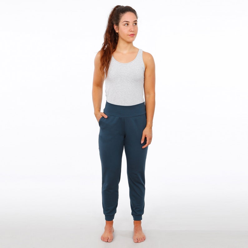 Ankle-free sweatpants WOMAN NELLI paper cut image 4