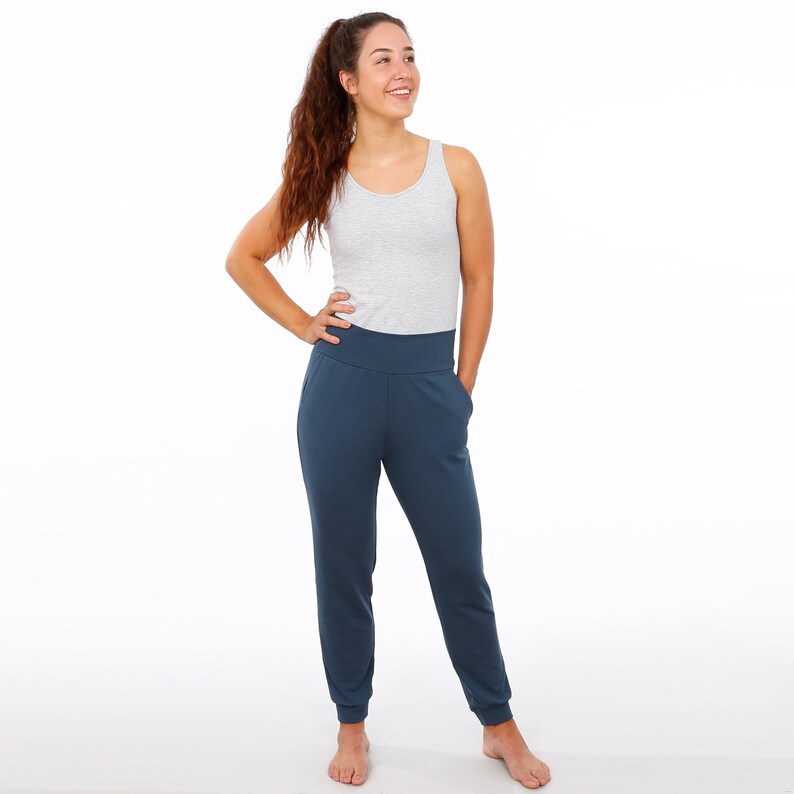 Ankle-free sweatpants WOMAN NELLI paper cut image 6