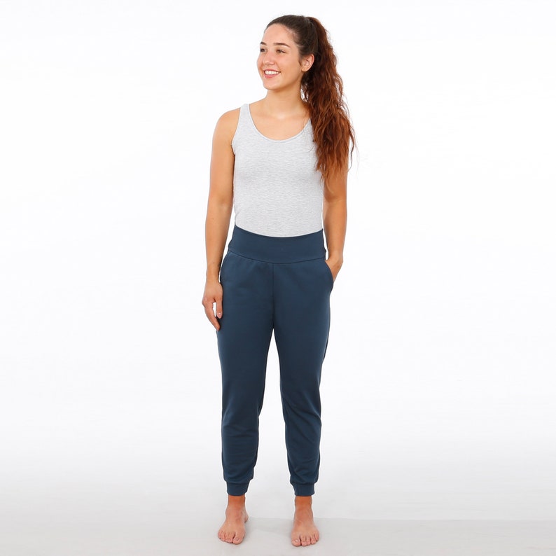 Ankle-free sweatpants WOMAN NELLI paper cut image 5