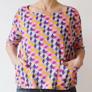 Kurze Bluse mit 3/4-Arm FRAU AIKO e-book Bild 8