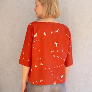 Short blouse with 3/4 sleeves FRAU AIKO e-book image 3