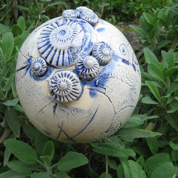 Garden ceramic handmade rose ball Ammonite beet plug 12 cm