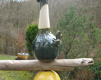 Huhn Rosenkugel Beetstecker Gartenkeramik  Stele