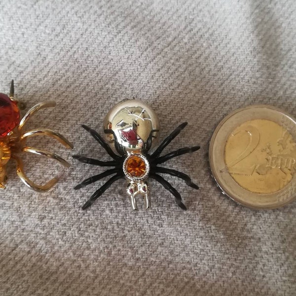 Steampunk - 2 spider brooches - Fashion jewellery with amber from the 70s