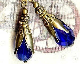 Boucles TULIPES BLEU ROYALE perles facettes gouttes cristal Bohême bronze bleu royal cadeaux mariage anniversaire vintage antique OR629