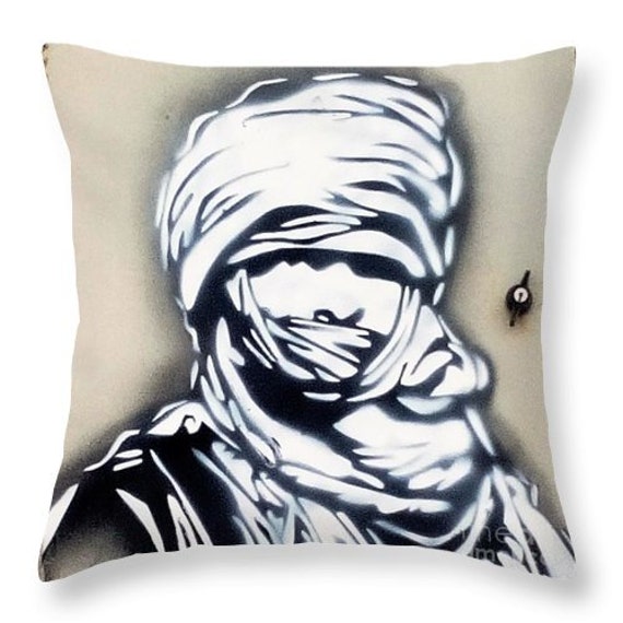 Housse Coussin Graffiti Beduine Tuarek Noir Beige Impression Recto avec Verso Lin Photo Tunisie Déco