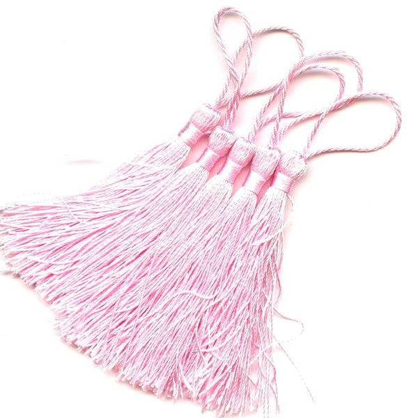 10x POMPONS simili soie 130x10mm ROSE CLAIR bébé fille naissance création bijoux décoration maison cadeau emballage MAT2076