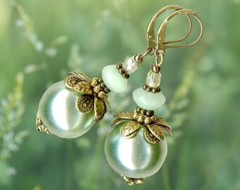 Boucles d'oreilles VERDURE GEANTE perles verre cristal grosse boule vert clair nacré rondelle facette boheme cadeau printemps peridot OR463