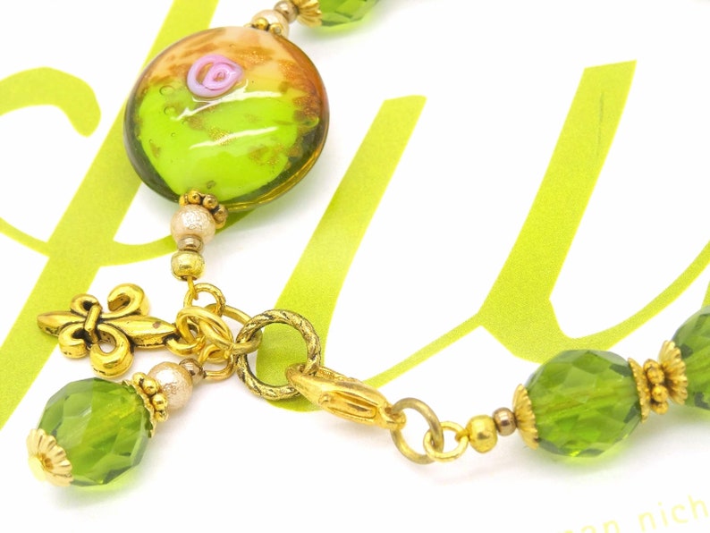 Bracelet LYS OLIVE d'OR perles en cristal facettes de Bohême vert olivine lampwork verre lentille rose fleur breloque or antique cadeau été image 5