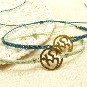 Armband OM  Makramee * Yoga Schmuck * mint * hellgrün * petrol * gold * spiritueller Schmuck * Macrame * Boho * Hippie * kleines Geschenk