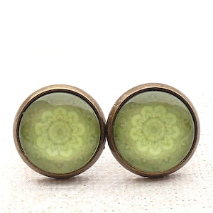 Orecchini a bottone "Lotus" verde * Yoga * chartreuse * Mandala * 12 mm