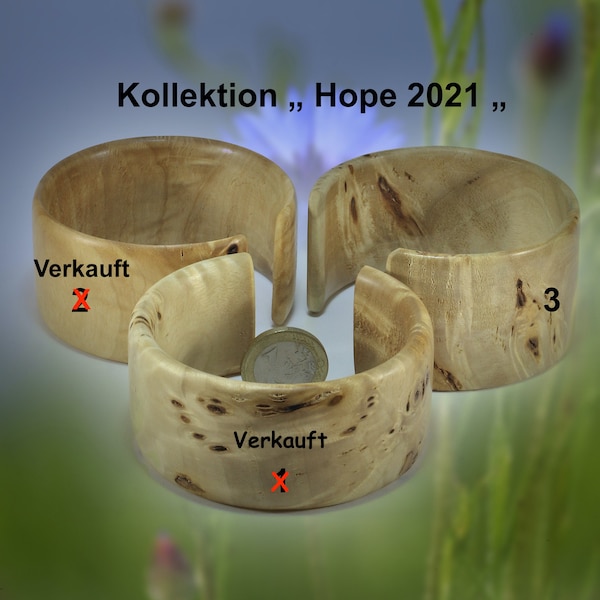 Federleichte Armreifen aus Holz, stabiles und wunderschönes Holzarmband aus Maserpappel; individuell und handgefertigt; Serie "Hope 2021"