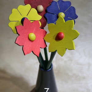 5er Set wunderschöner Holzblumen, jede von Hand gefertigt, Frühling und Sommer, verschiedene Sorten, jeweils als Strauss 5 Stück 7