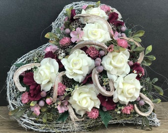 Grave arrangement, grave decoration, heart color choice, grave decoration, grave decoration