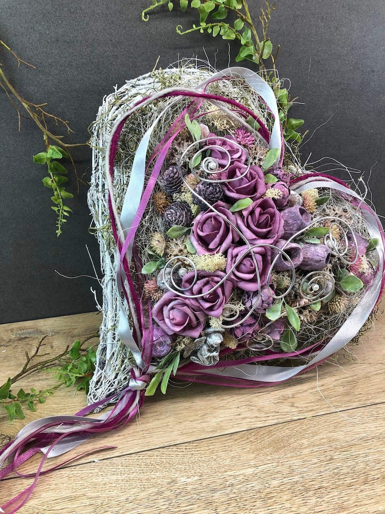 Grabgesteck Grabschmuck Herz Wunschgröße Grabdekoration Grabschmuck Allerheiligen – handgemacht aus Seiden- und Kunstblumen, langlebig & pflegeleicht von SarahsFlowerStudio