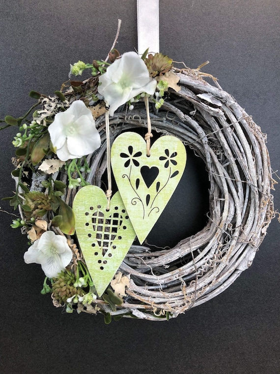 Eucalyptus autumn wreath – modern & durable front door decoration