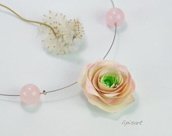 Kurze Kette – Rosa Rose Papier mit Rosenquarz auf flying Juwelierdraht Papierblüte