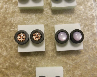 Stud earrings wood with cabochon