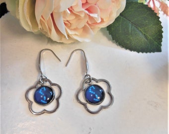 Boucles d’oreilles cerceau en acier inoxydable Fleur avec Cabochon en verre bleu