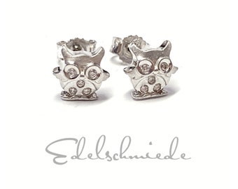 small owl studs made of 925/- silver rhod with cubic zirconia