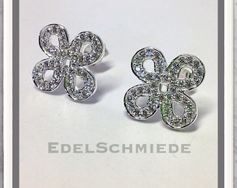 Infinity knot in 925 silver as stud earrings