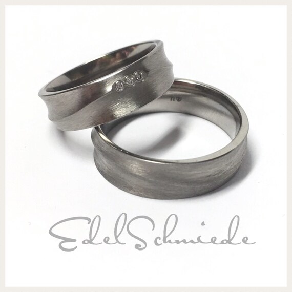 Titan platinum ring deals