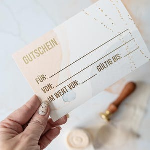 10 pièces - Bon d'achat en relief doré - « Gutschein » - 10 x 15 cm (4 x 6 pouces) - Carte-cadeau élégante - Certificat - Faire-part de luxe