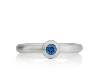 Silver ring 3 mm ring band, dark blue topaz