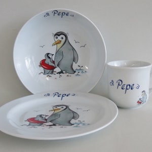 Pinguinmama und Küken auf Porzellan Kindergeschirr mit Namen. Nette Pinguinfamilie auf Sets toll als Geschenk zu Ostern, Weihnachten, Taufe Set 2 | 3-teilig