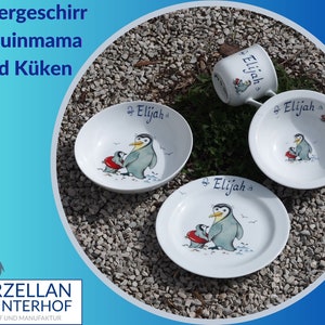 Pinguinmama und Küken auf Porzellan Kindergeschirr mit Namen. Nette Pinguinfamilie auf Sets toll als Geschenk zu Ostern, Weihnachten, Taufe Bild 1