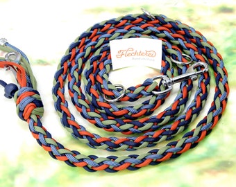 Handgefertigte Hundeleine dunkelblau orange moosgrün blau gestreift aus Paracord - personalisierbar!