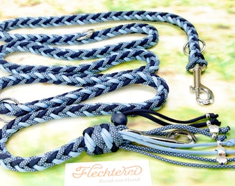 Handmade dog leash in shades of blue made of paracord - customizable! With integrated poop bag holder!