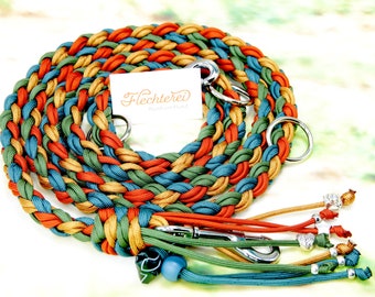 Handgefertigte Hundeleine dunkelgrün rost goldgelb teal aus Paracord - personalisierbar! Mit integriertem Kotbeutelhalter!