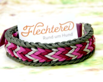 Handgefertigtes Hundehalsband aus Paracord in dunkelrot fuchsia grün beige, für mittlere bis große Hunde, personalisierbar!