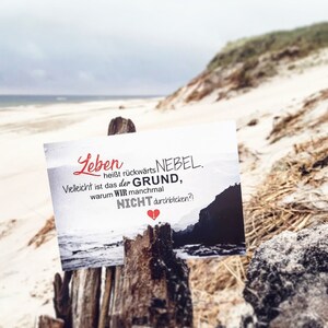 Postkarte "Leben heißt rückwärts Nebel"